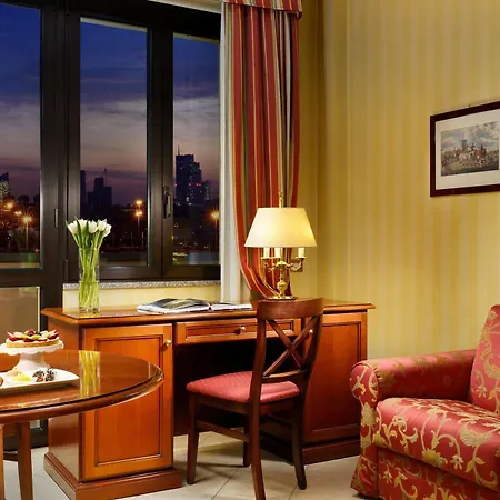 Hotel Unaway & Linea Uno